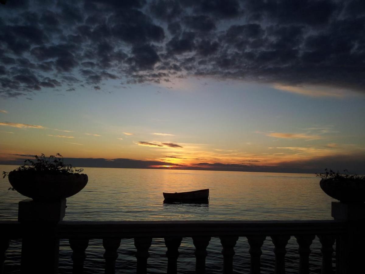 Durres City Apartment, City Center & Close To The Beach エクステリア 写真